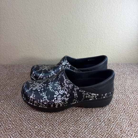 Crocs Clog Women’s Sz 11 Neria Pro II Clog Work Slip On SR Shoes Nursing - Picture 3 of 7